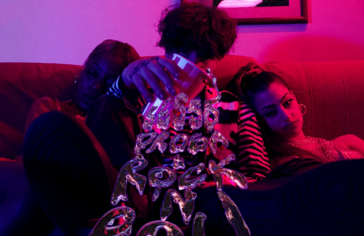 Dopo la collaborazione con FISHBALL, l’artista trap YOUNG TOMMY, torna con il singolo “SESSO, DROGA & ROCK‘N’ROLL”, che anticipa l’uscita del suo EP “YIN&YANG”