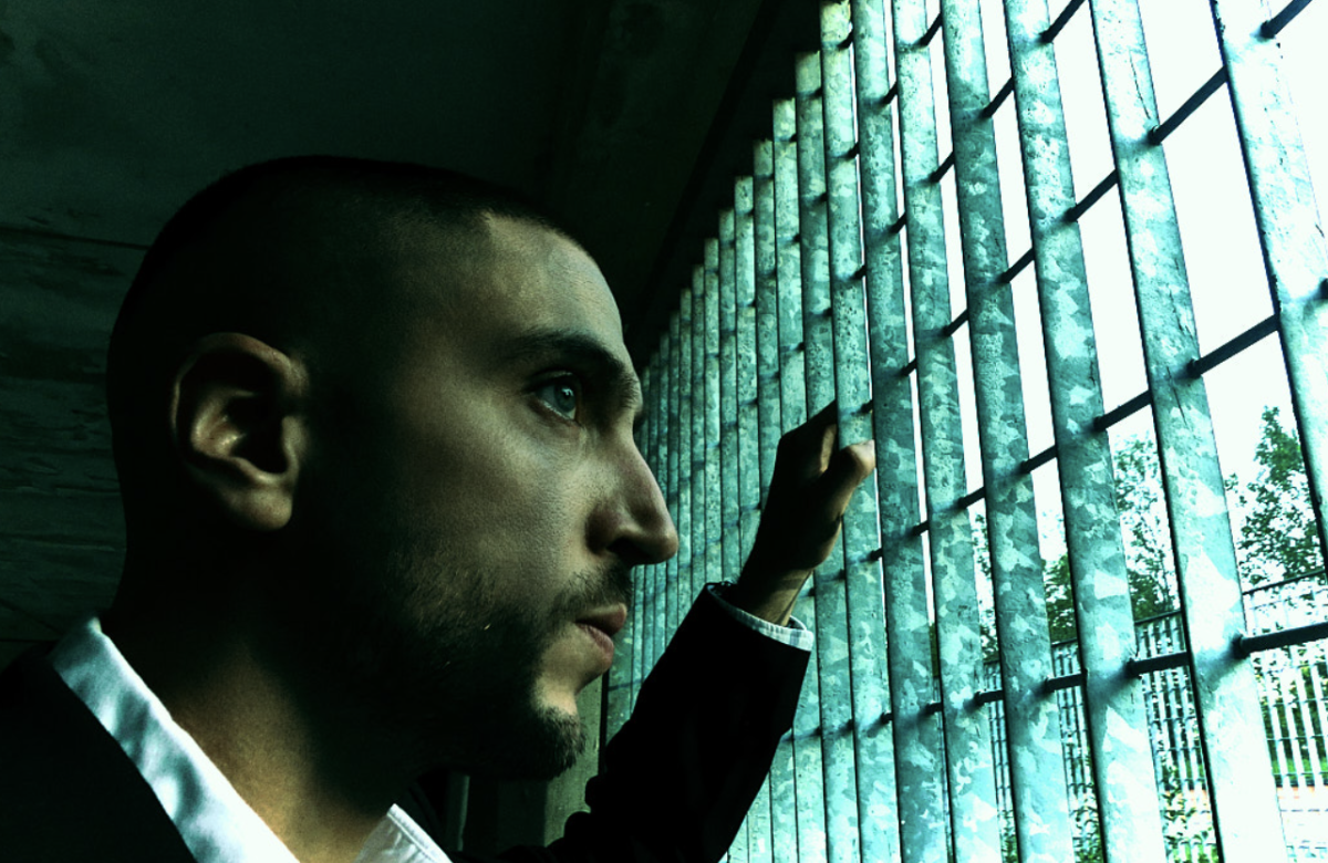 Goodbye Marco racconta una Milano che divora i sogni nel nuovo album “MILANO, S***O E FANTASMI”